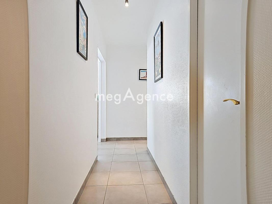 APPARTEMENT 4 PIECES ENTIEREMENT RENOVE AVEC BOX ET CAVE - Photo 4