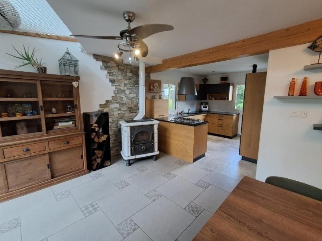 BELLES PRESTATIONS POUR CE BEAU PAVILLON de 134 m2 ,OSSATURE BOIS, AU PIED DE LA FORET DE BERCE - Photo 4