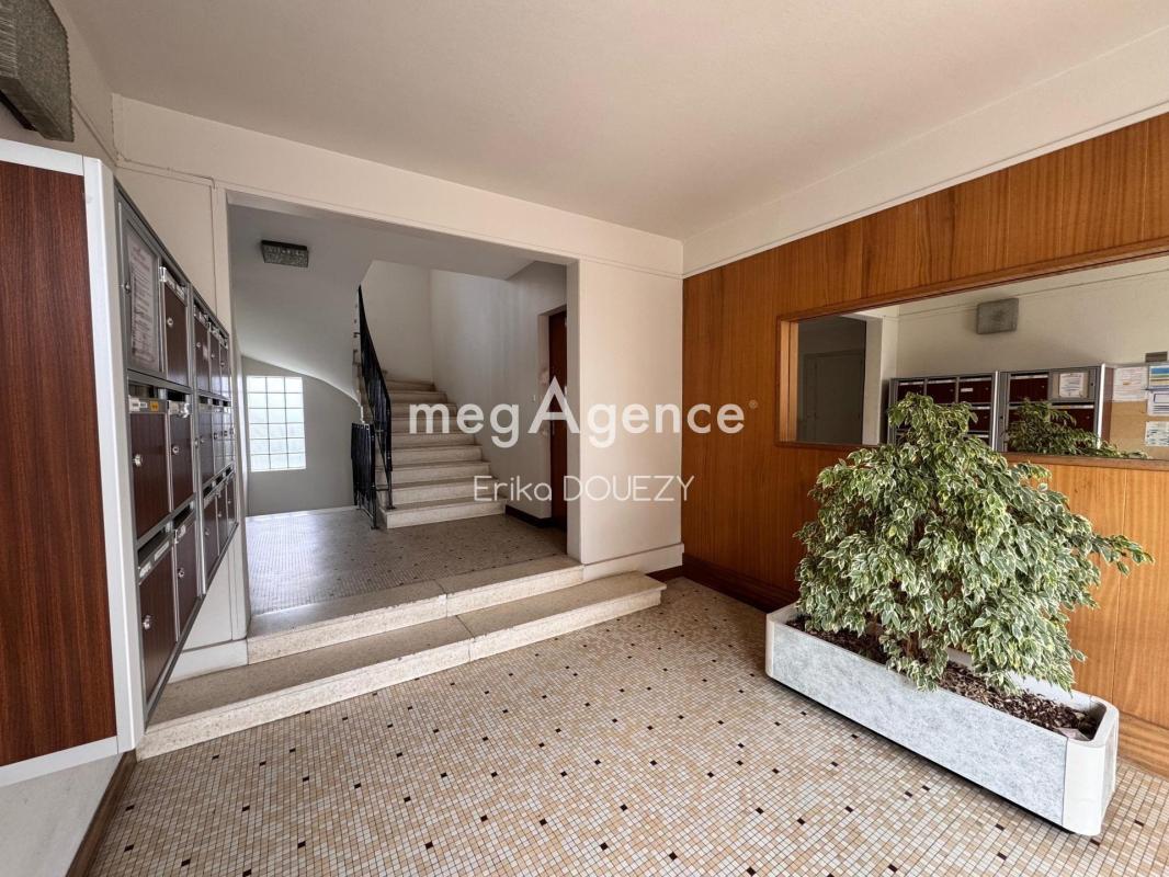 Appartement T1 BIS 35m² - Au calme, place de parking - Photo 2