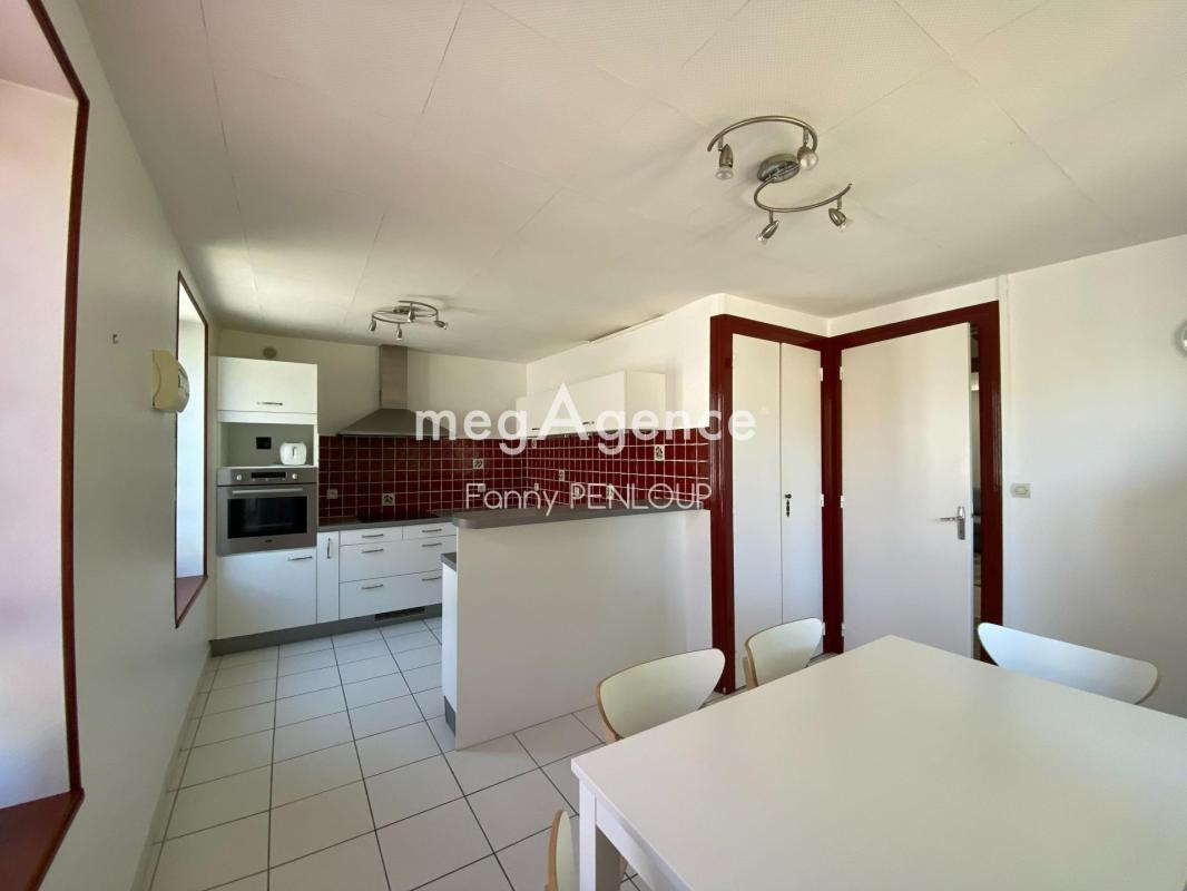 SAINT-JAMES CENTRE : Maison en pierre 2 chambres avec jardin clos et petit garage - Photo 5