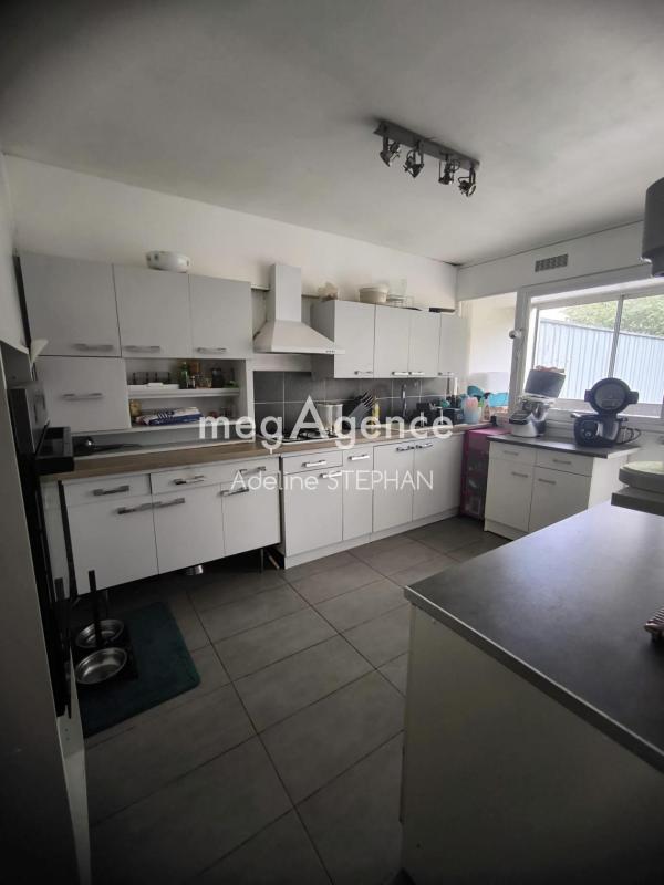 Grand T4 lumineux avec balcon et place de parking - Photo 4