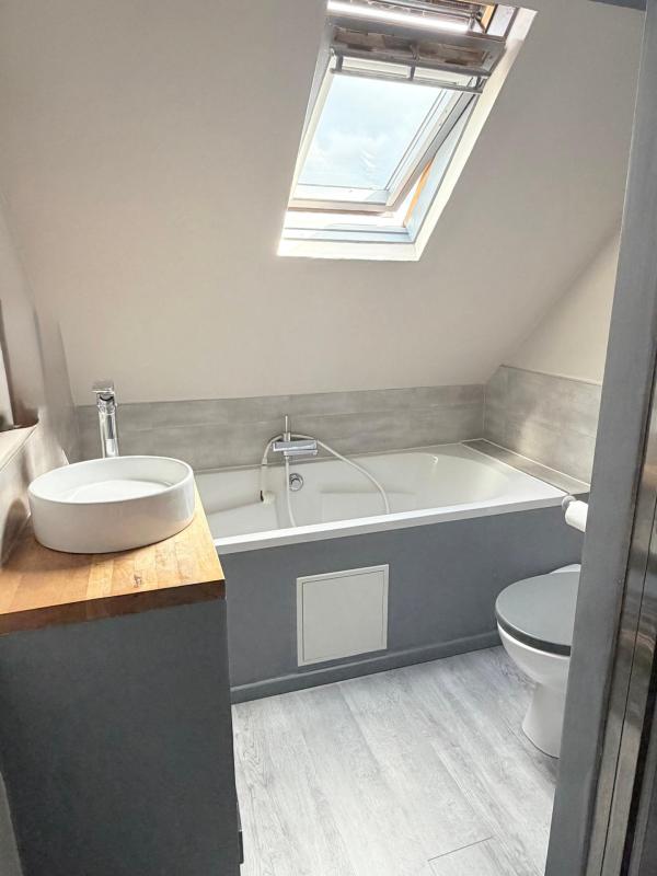 Duplex avec 3 chambres, dependance et garage - Photo 4