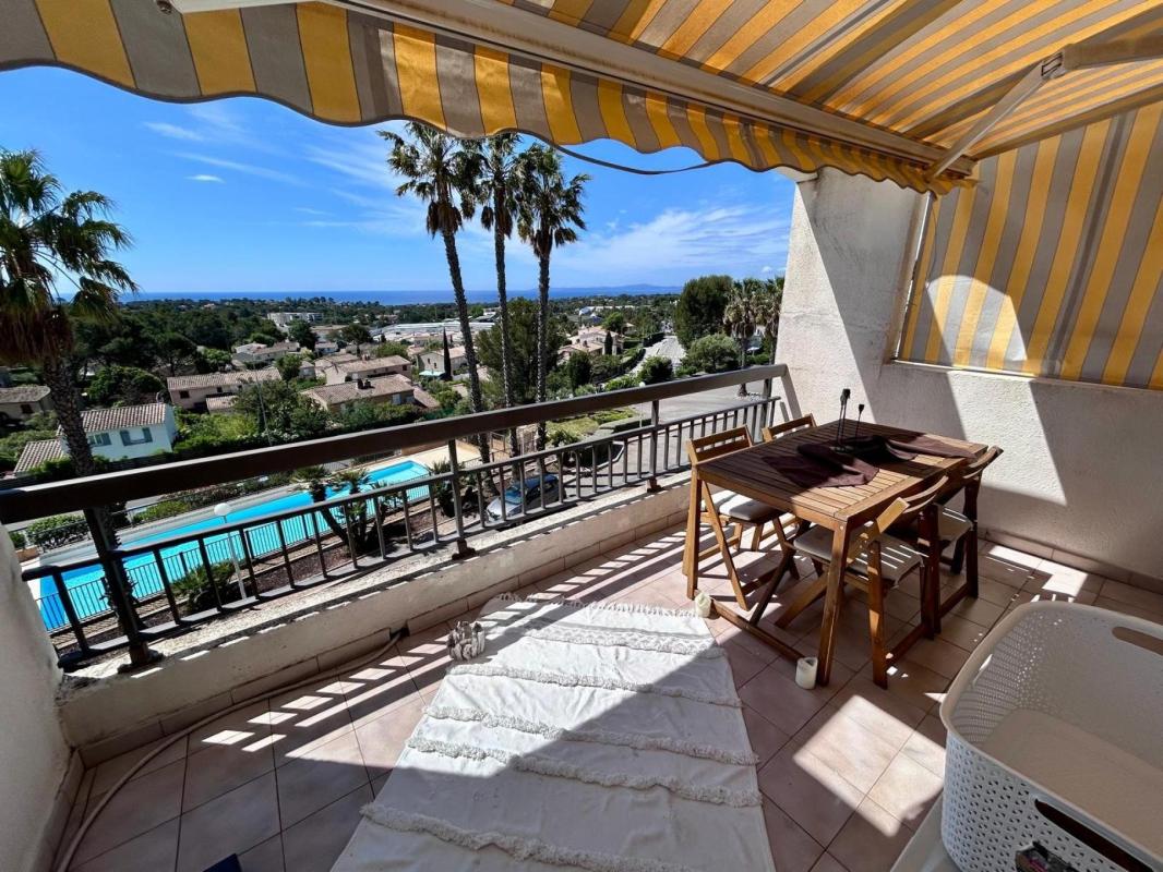 A VENDRE : T2 30m² RÉNOVÉ AVEC VUE MER PANORAMIQUE ET PISCINE – SAINT-RAPHAËL - Photo 2