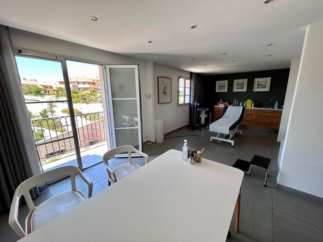 A VENDRE : T2 45m² - HYPER CENTRE - SAINTE-MAXIME - Photo 2
