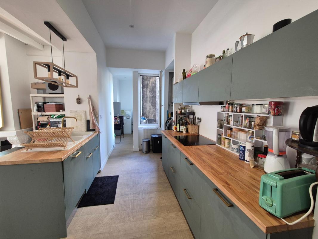 Beau T4. 25 rue Jules Ledin. Dpe C. Appartement rénové avec cachet - Photo 3