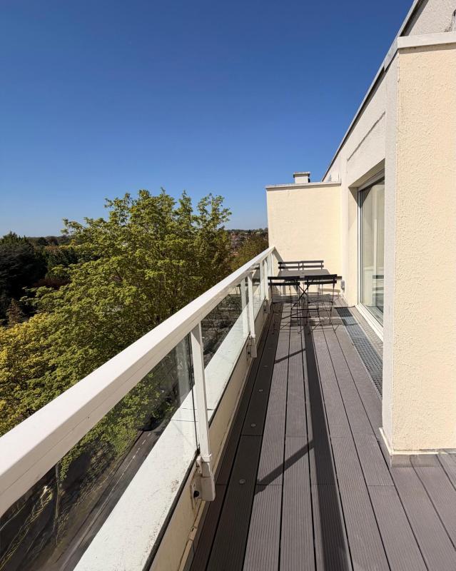 Appartement avec 2 chambres, bureau, terrasse, cave et garage - Photo 3