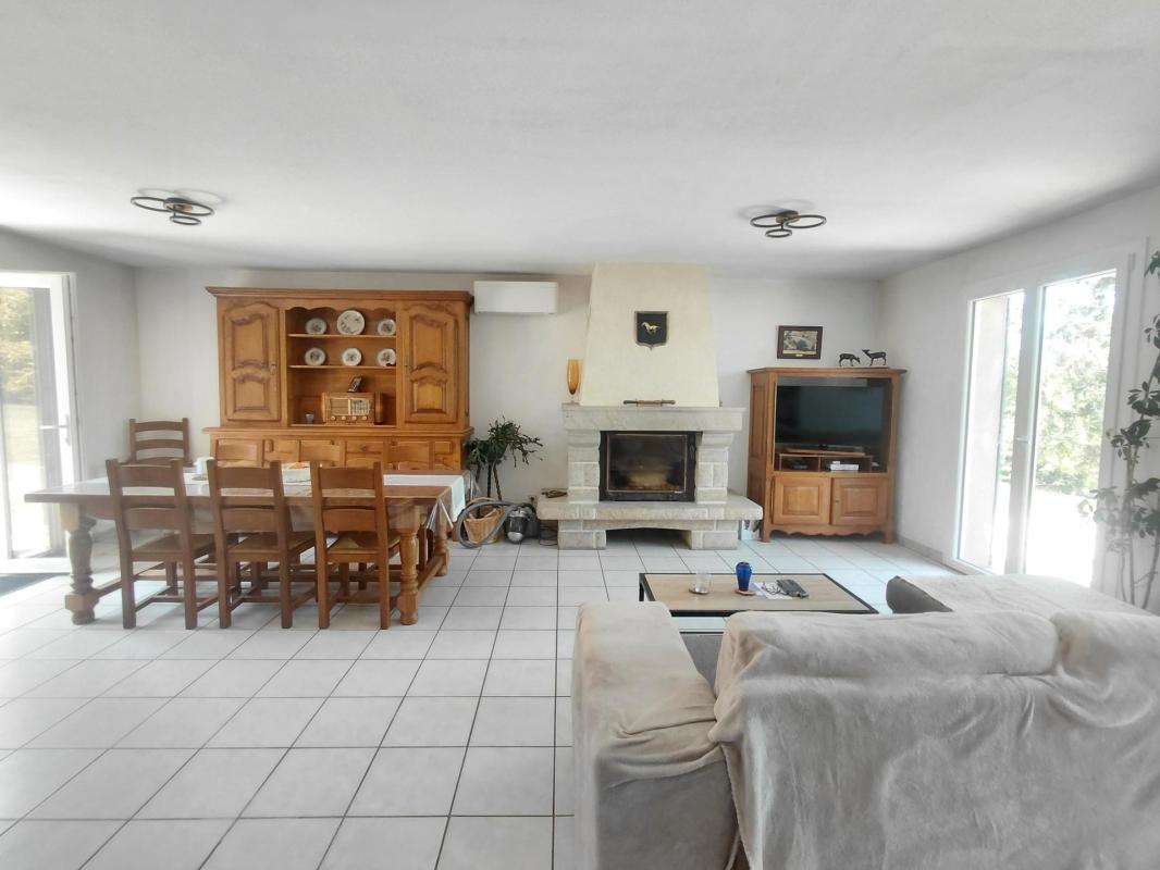 Maison de 1990, plain pied, 3 chambre dépendance sur 5000m² - Photo 3
