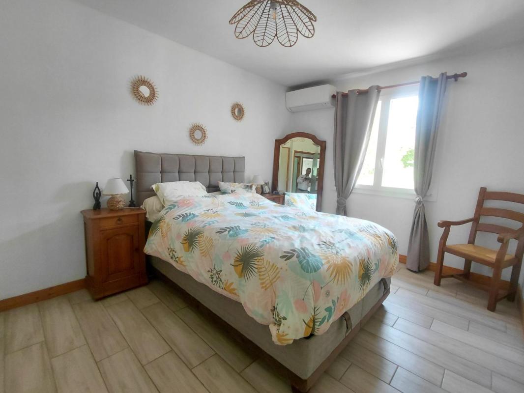 Maison de 1990, plain pied, 3 chambre dépendance sur 5000m² - Photo 5