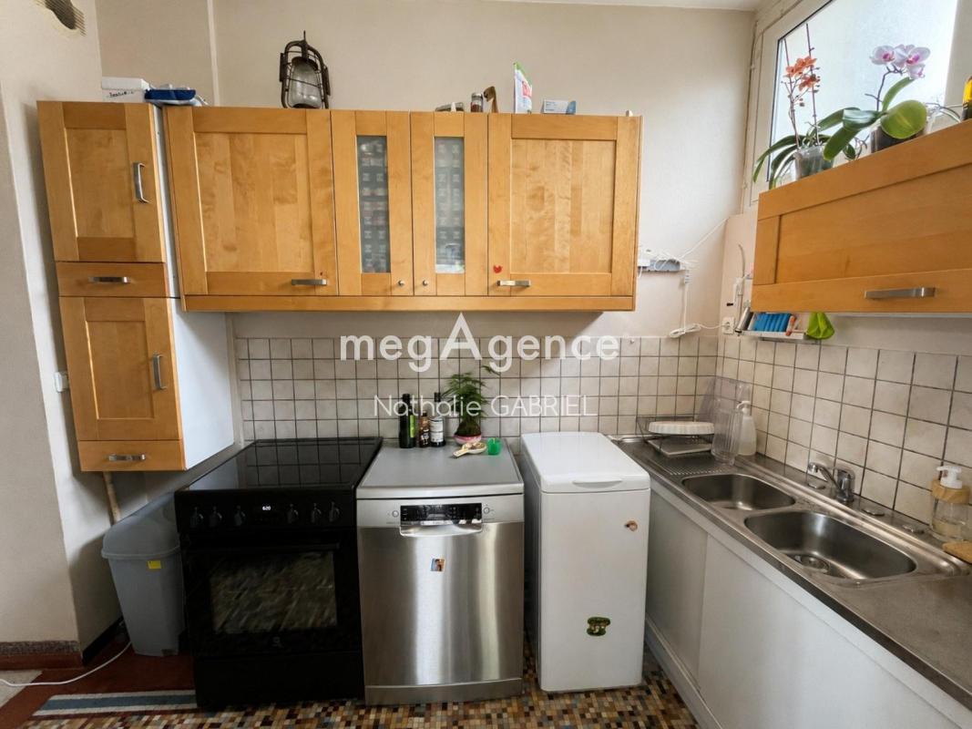 ANGERS - Belle angevine avec jardin de 4 chambres + bureau et dépendance - Photo 5
