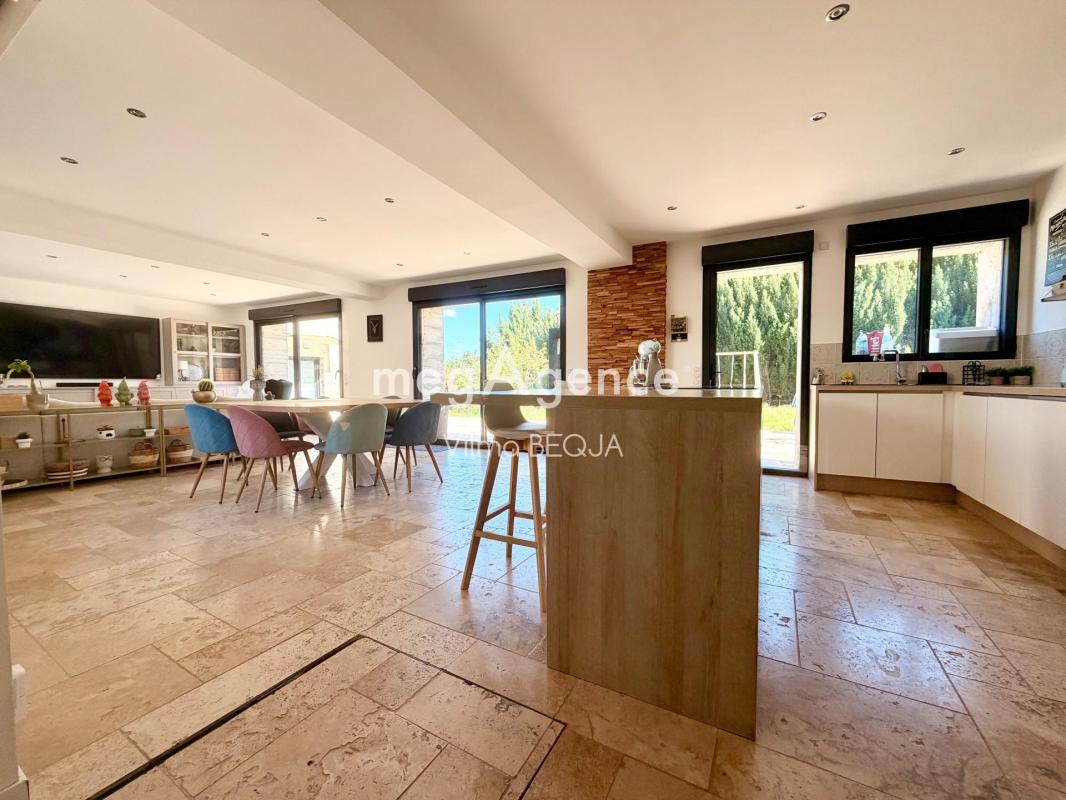 Propriété ancienne de 246 m² habitables entièrement restaurée avec dépendance - Photo 3