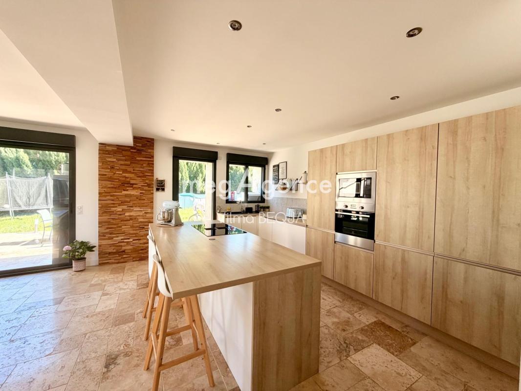 Propriété ancienne de 246 m² habitables entièrement restaurée avec dépendance - Photo 4