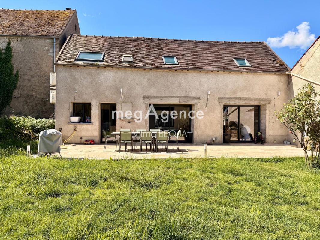 Propriété ancienne de 246 m² habitables entièrement restaurée avec dépendance - Photo 5