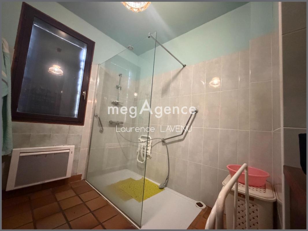 Maison avec le nécessaire en plain-pied avec plus de 2 hectares attenants - Photo 5