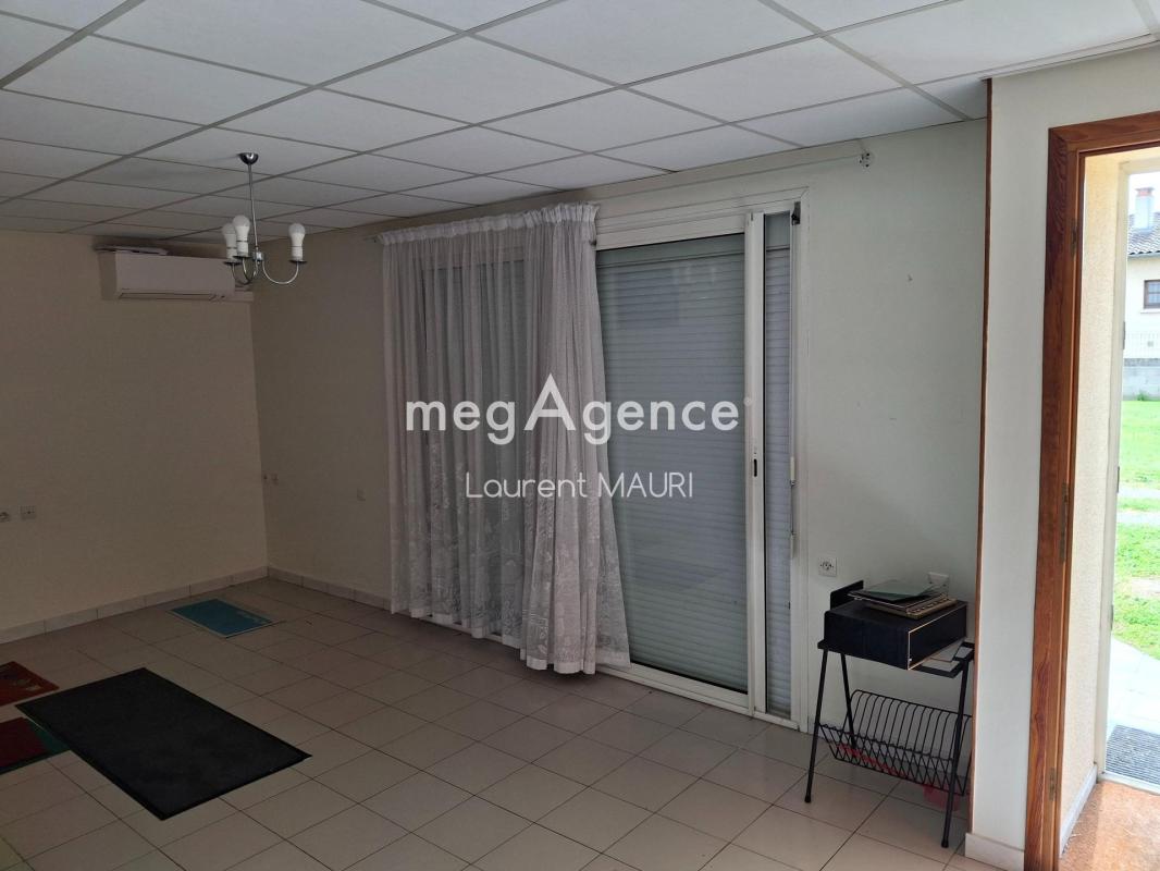 Lot Maison plain pied T4 d'environ 80 m² + garage environ 25 m² et 1 terrain constructible en zone UB environ 528 m² - Photo 5