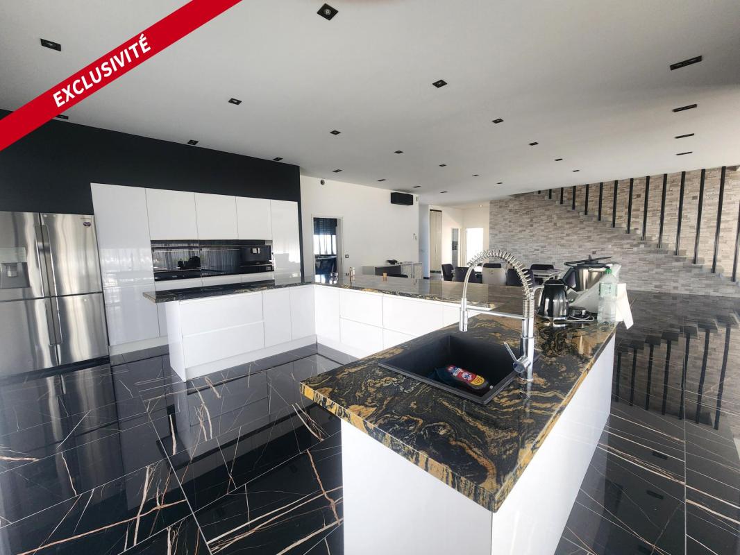 Superbe villa d’architecte de 235 m² avec piscine - Photo 2