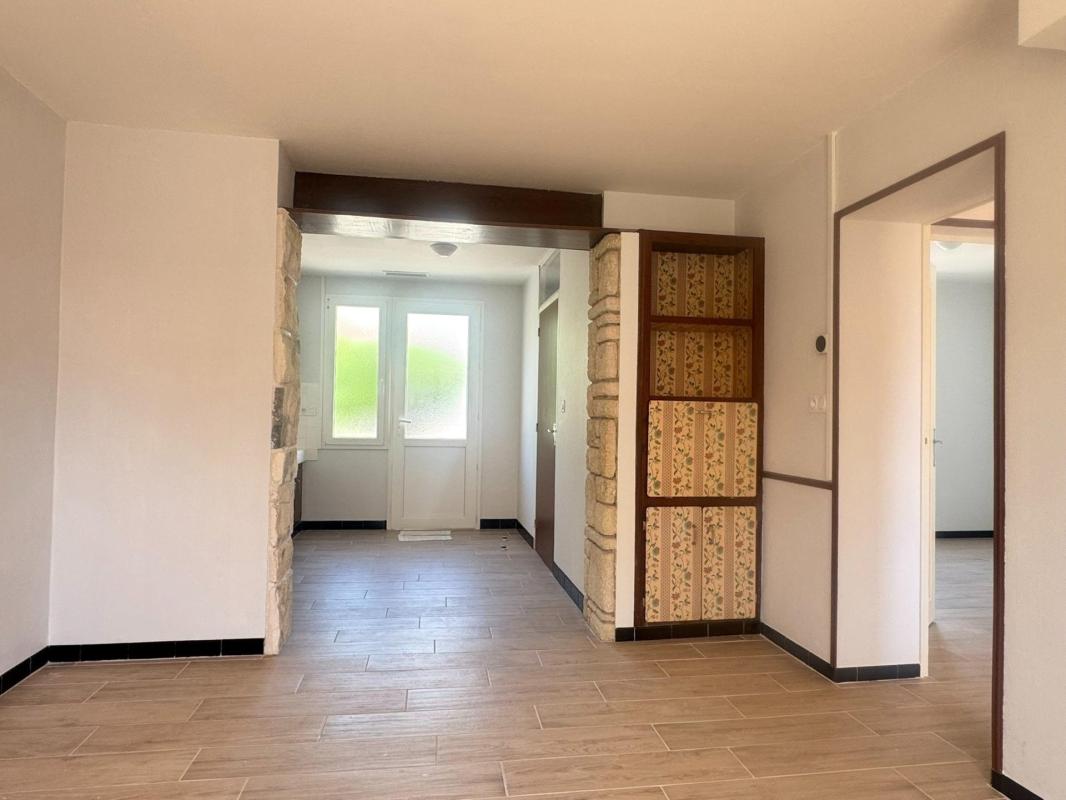 LE CHÂTEAU-D’OLÉRON - A LOUER A L'ANNEE - MAISON T4 DE PLAIN-PIED – 75,1 m² – TERRASSE – DÉPENDANCE – - Photo 5