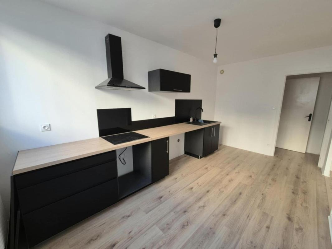 Appartement à louer, 2 pièces, 57 m², Saint Etienne