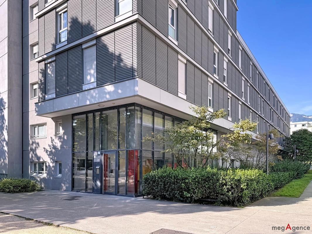 Studio 25 m² dans résidence sécurisée avec parking - Photo 3