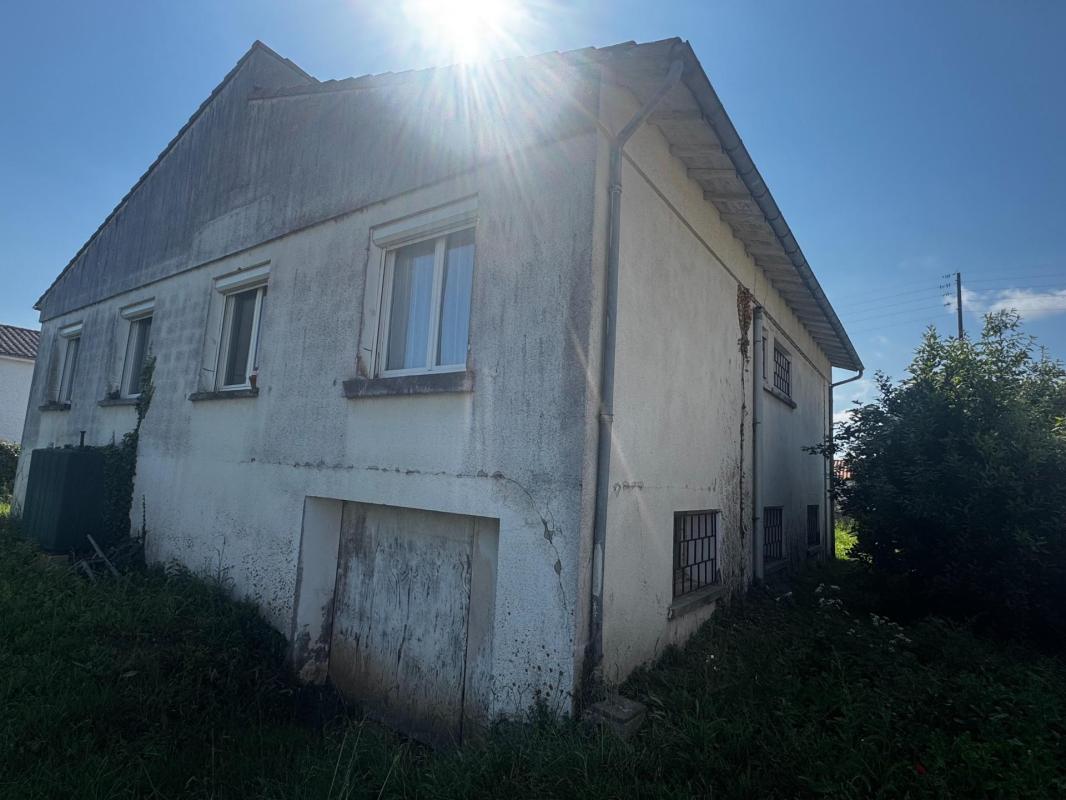 MARENNES, Maison à rafraichir de 110 m² sur 1242 m² de Terrain - Photo 3
