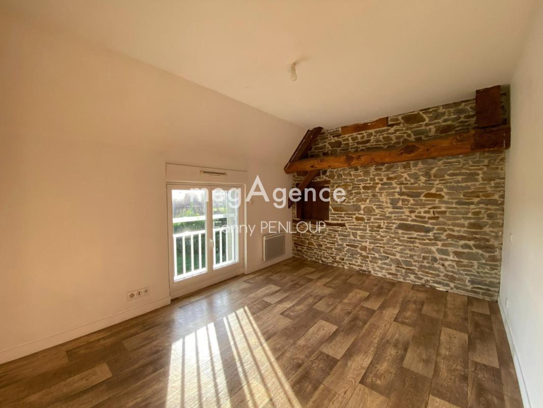 BRECEY : Maison rénovée de 4 chambres avec vie de plain-pied - Photo 5