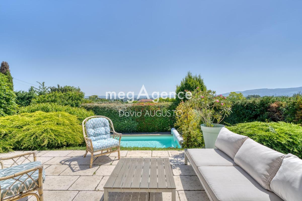 Maison avec vue, piscine chauffée, garage double et terrain de 700m2 - Photo 2