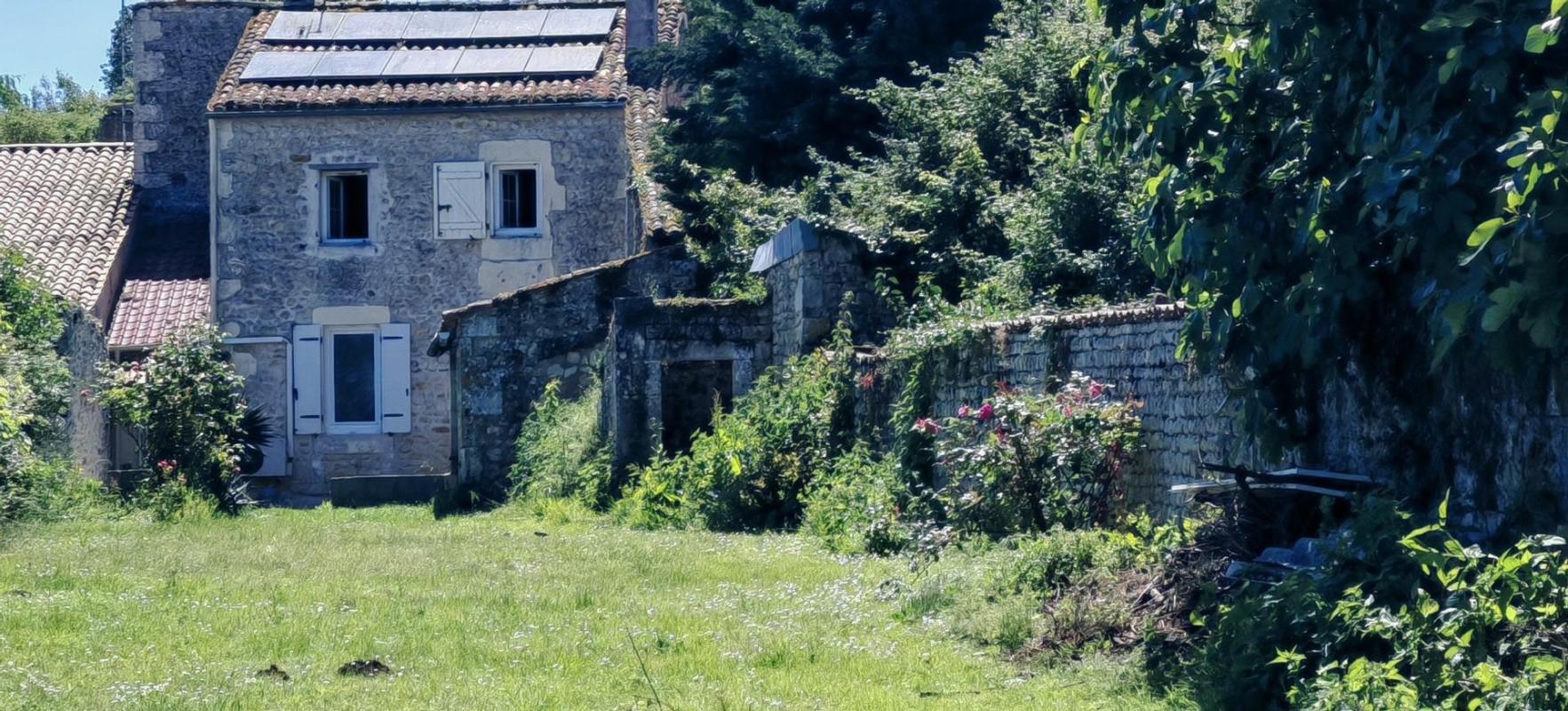 MAISON CHARENTAISE - Photo 2