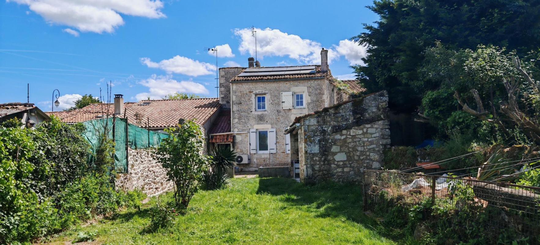 MAISON CHARENTAISE - Photo 3