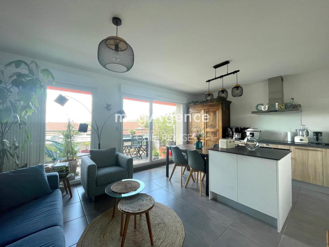 Appartement T2 avec terrasse et place de parking - Photo 3