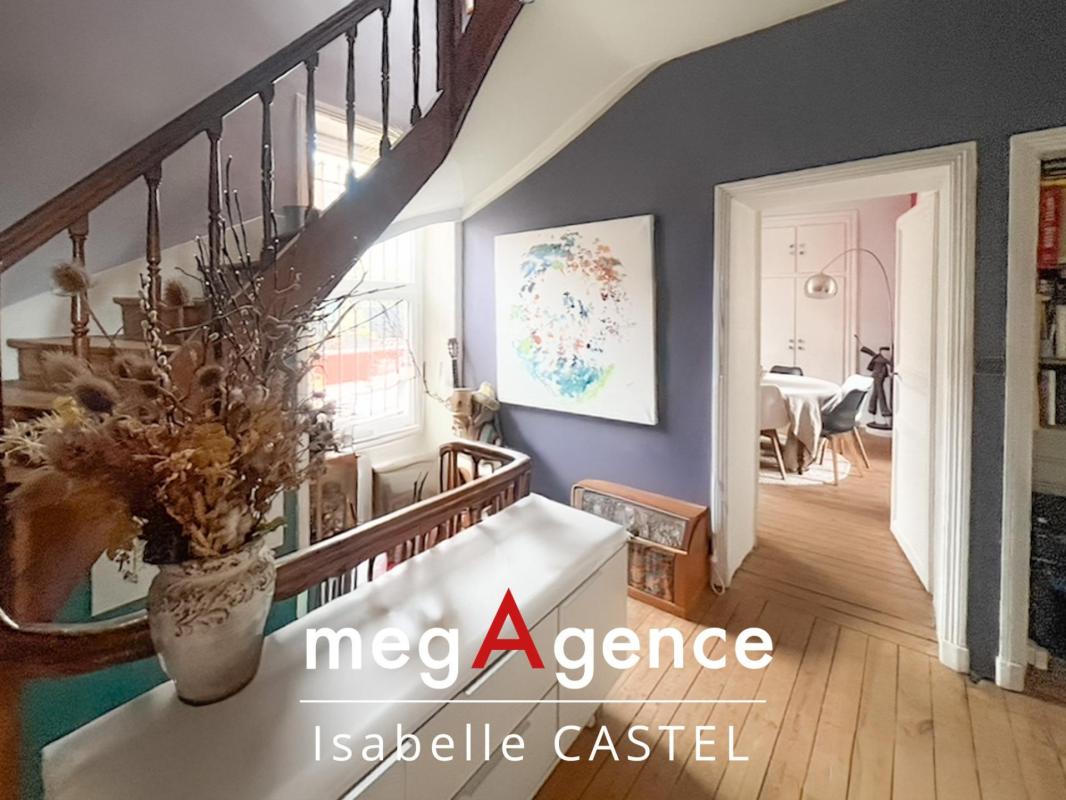 Maison de Maitre avec terrasse et garage en Centre-ville des SABLES D'OLONNE ! - Photo 3
