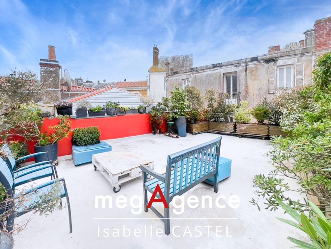 Maison de Maitre avec terrasse et garage en Centre-ville des SABLES D'OLONNE ! - Photo 4