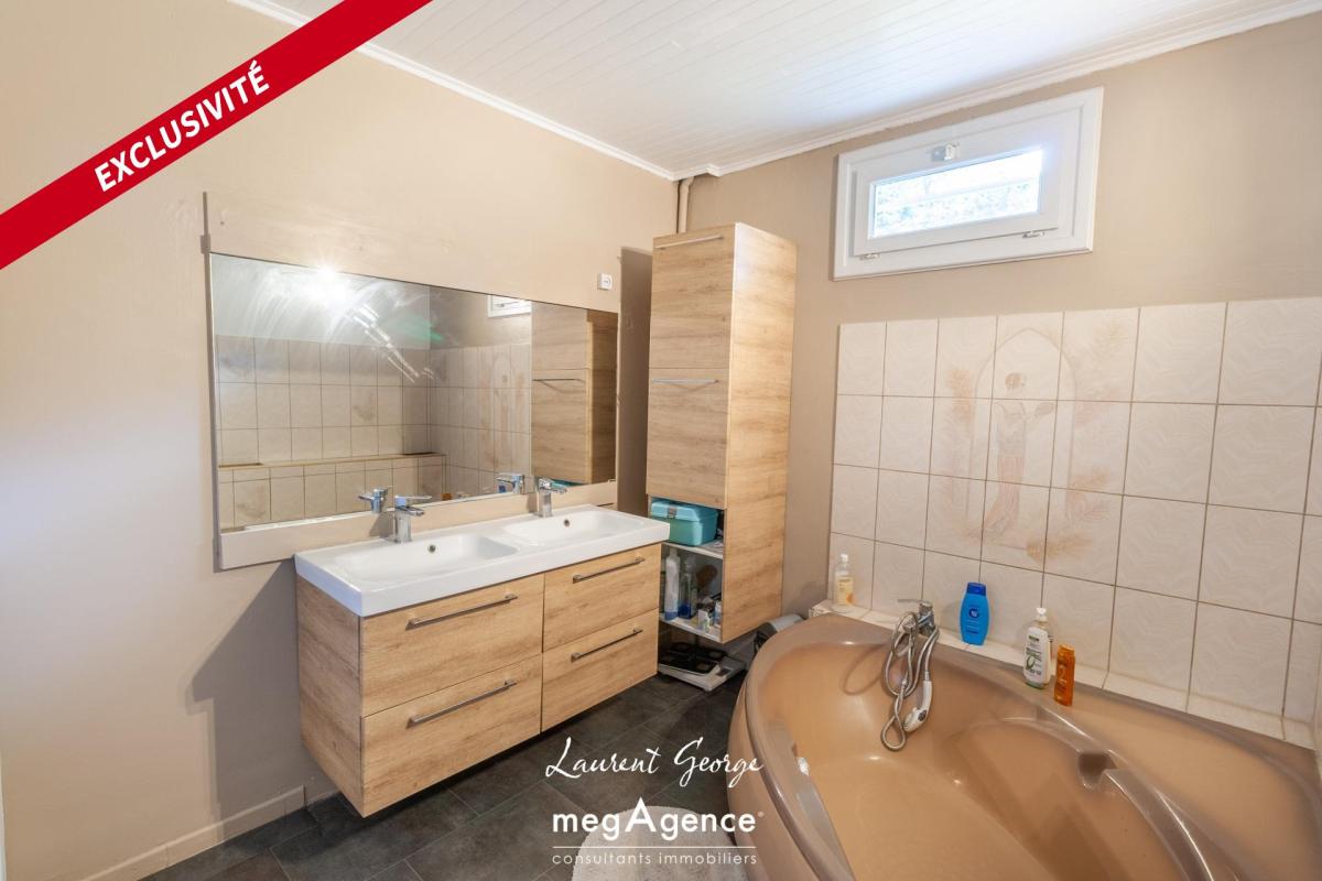 MAISON FAMILIALE DE 147 m2, JARDIN, GARAGE DOUBLE - Photo 4