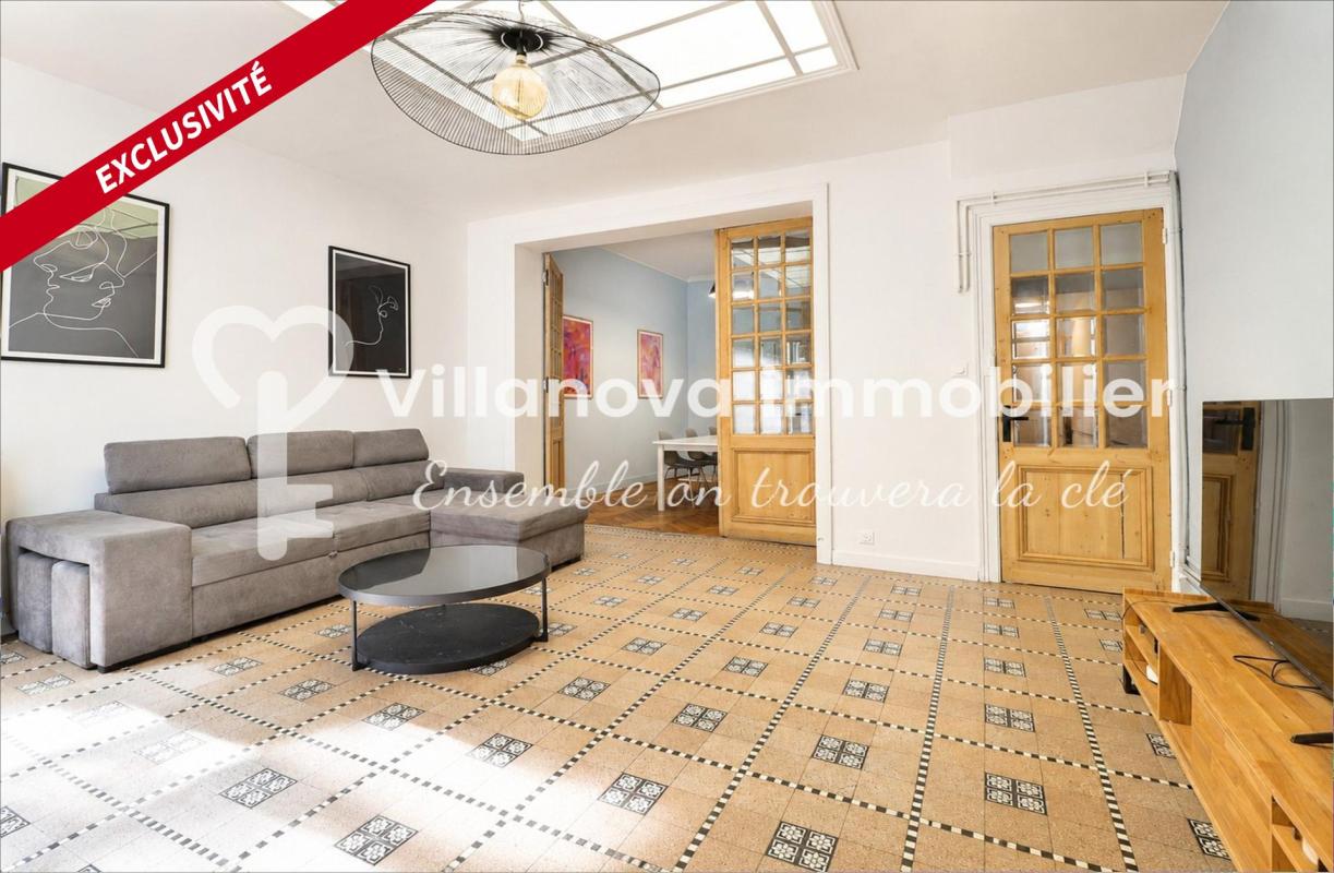 Maison de caractère de 155 m² - 5 chambres - 3 salles de bain - cour extérieure - place de parking privative - cave - Photo 2