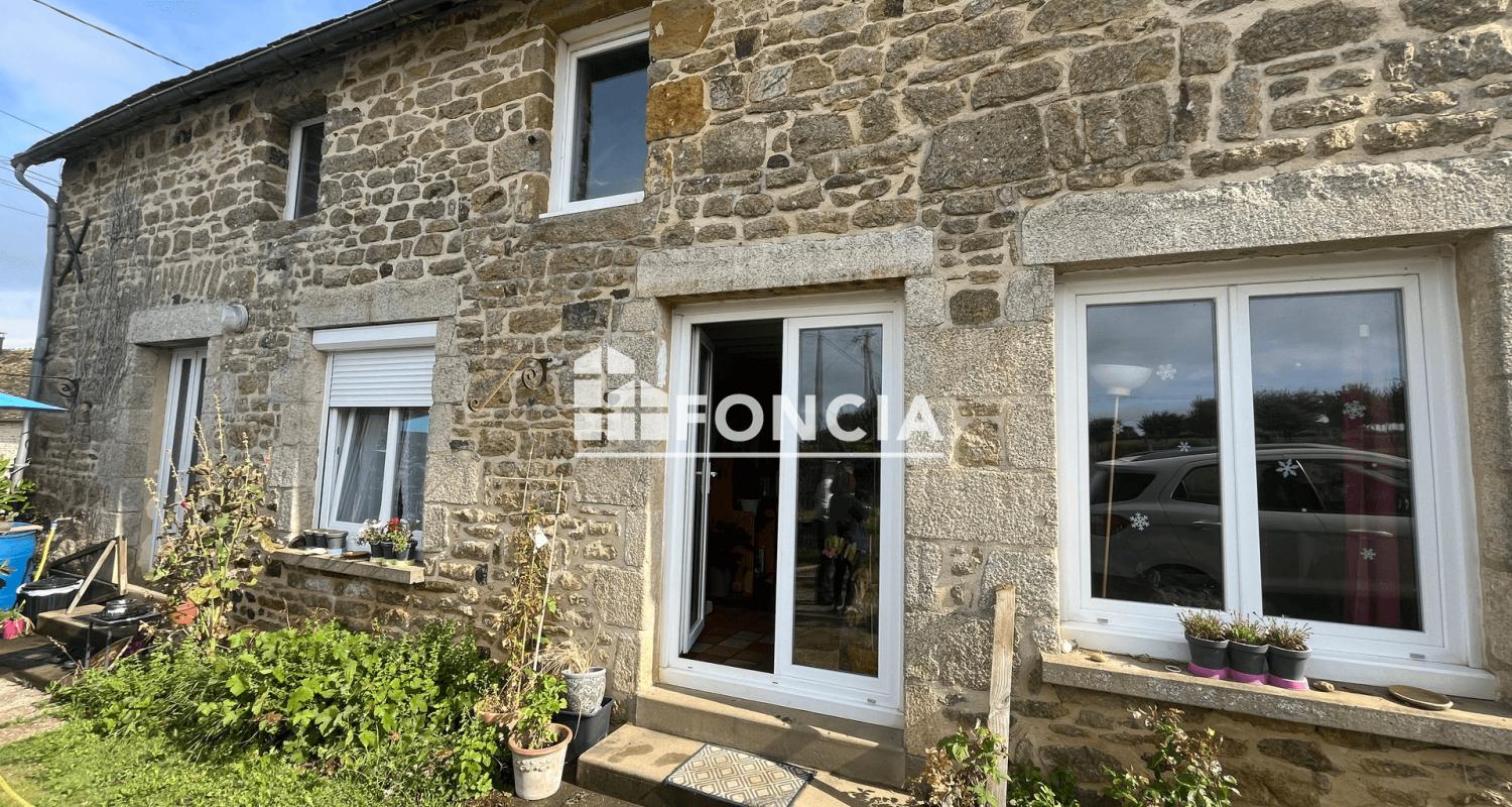 Maison en pierres avec terrain de près de 2,5 hectares