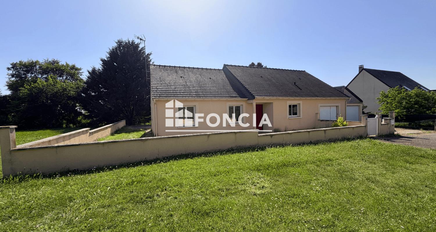 A vendre Maison de plain-pied 5 pièces, 122m²sur une parcelle de terrain de 497m², vendue louée à Sablé sur Sarthe