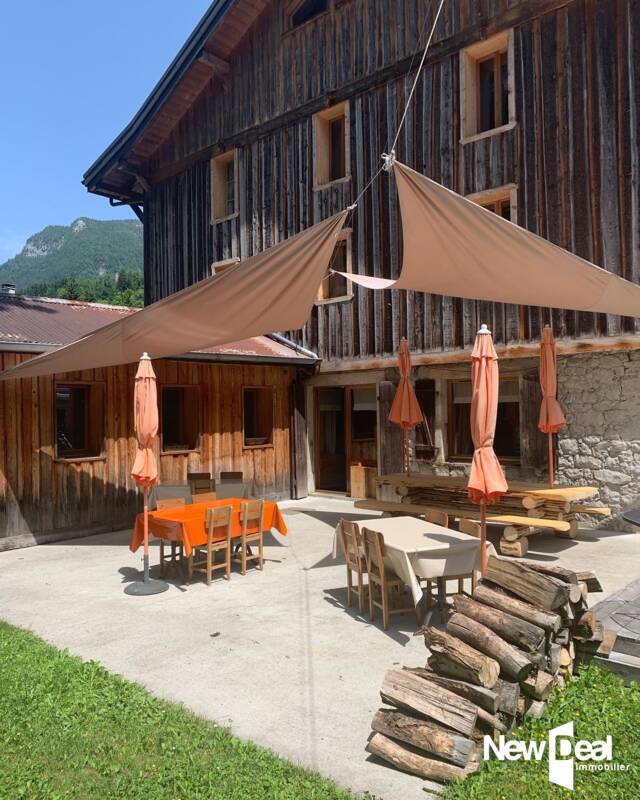 ENTREMONT - MAISON DE PAYS -12 Pièces - 8 Chambres  en GÎTE - AUBERGE - CHAMBRES D'HÔTES - 532 m² surface habitable loi carrez - 723 m² surface Habitable Totale - Photo 4
