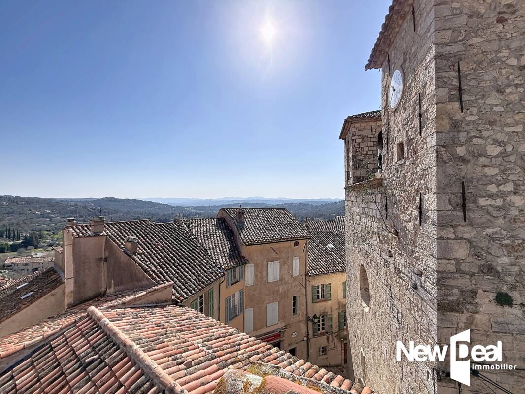 SEILLANS — Maison PLEIN COEUR village avec vue dominante - Photo 3