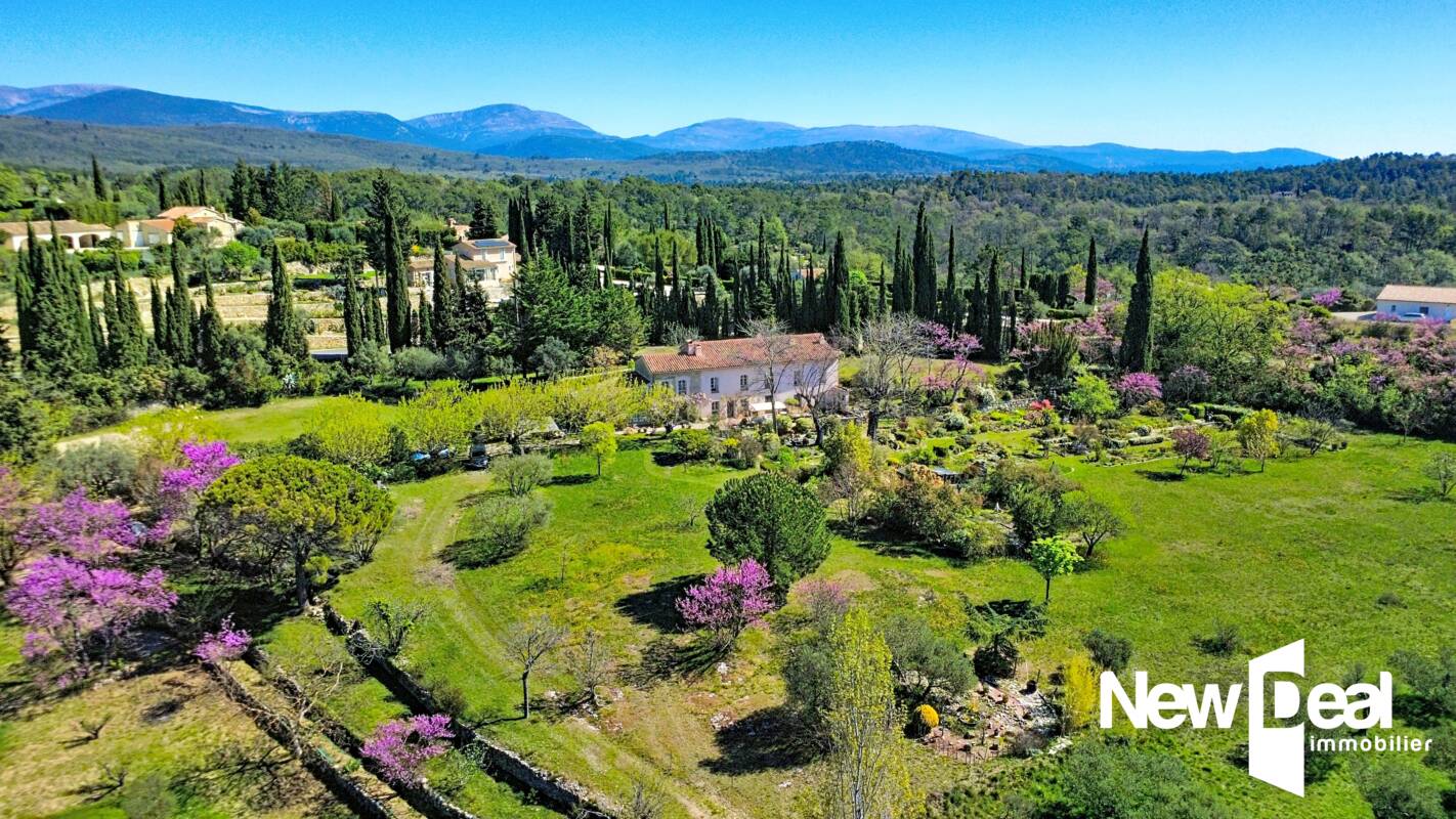 Maison à vendre, 10 pièces, 257 m², Tourrettes