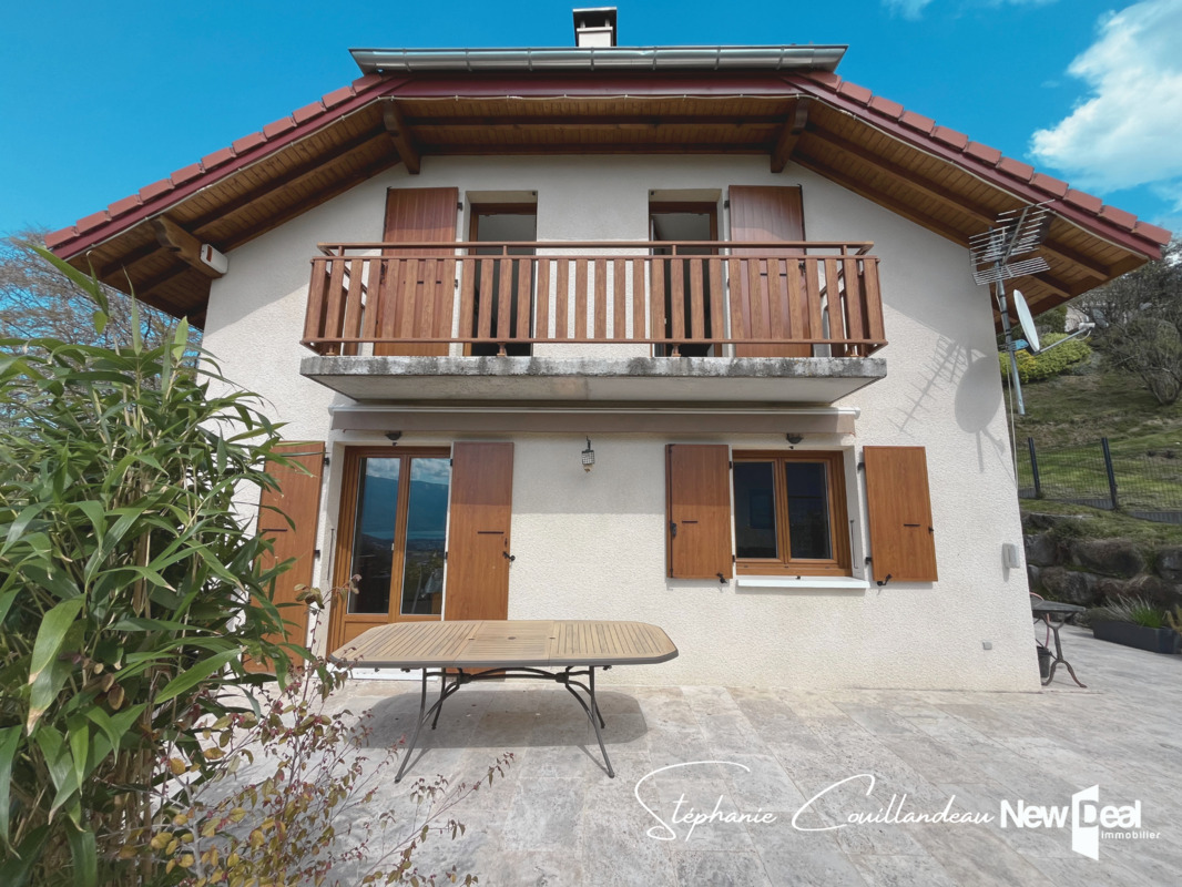 Jolie maison en parfait état avec grand terrain, piscine et belle vue lac à Grésy sur Aix - Photo 4