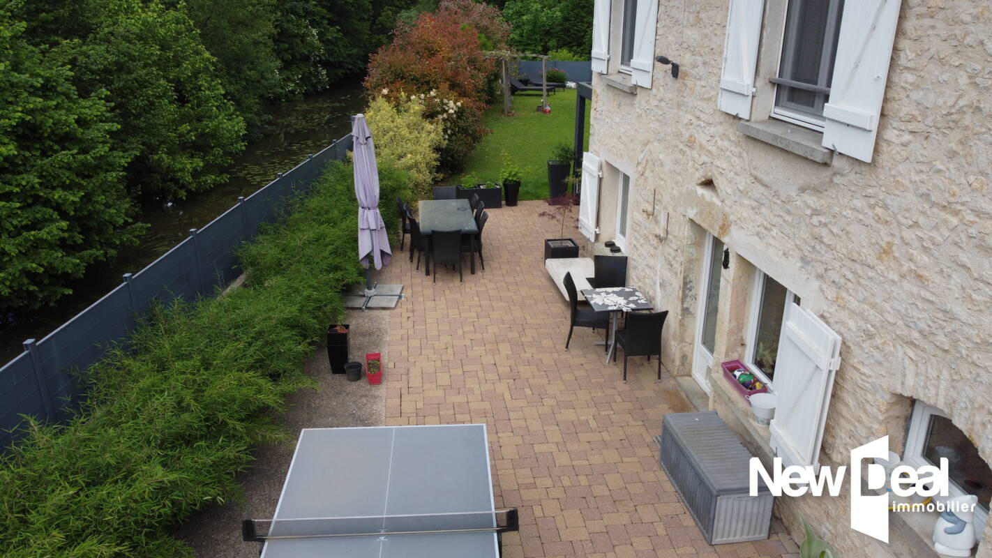 EXCLUSIVITE MONCEY maison en pierre 250 m2 de type 8 rénovée - Photo 3