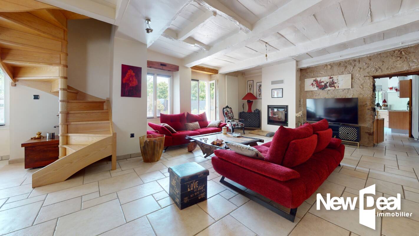 EXCLUSIVITE MONCEY maison en pierre 250 m2 de type 8 rénovée - Photo 4