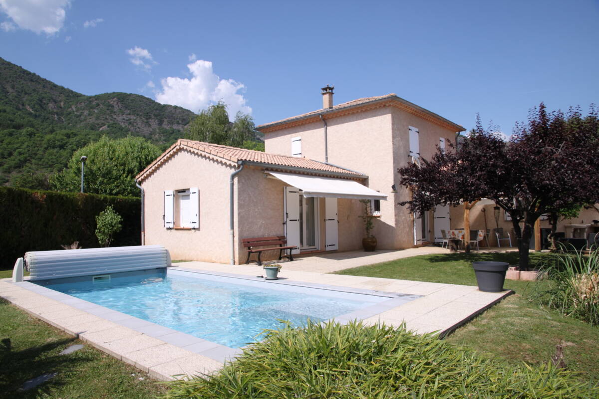 Jolie villa 3 chambres  avec piscine à LA SAULCE 05110 - Photo 2