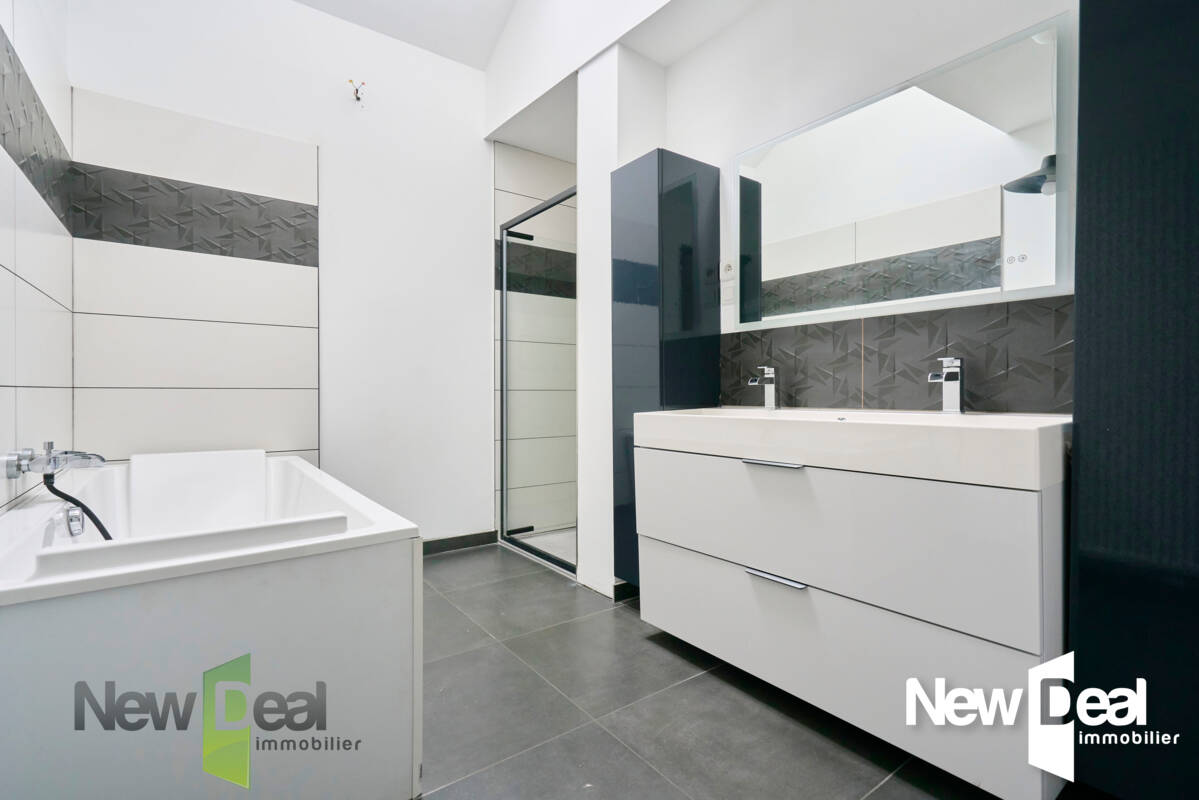 PLAIN PIED 110 m2 avec  étage de 80 m2 à aménager Lecelles - Photo 4