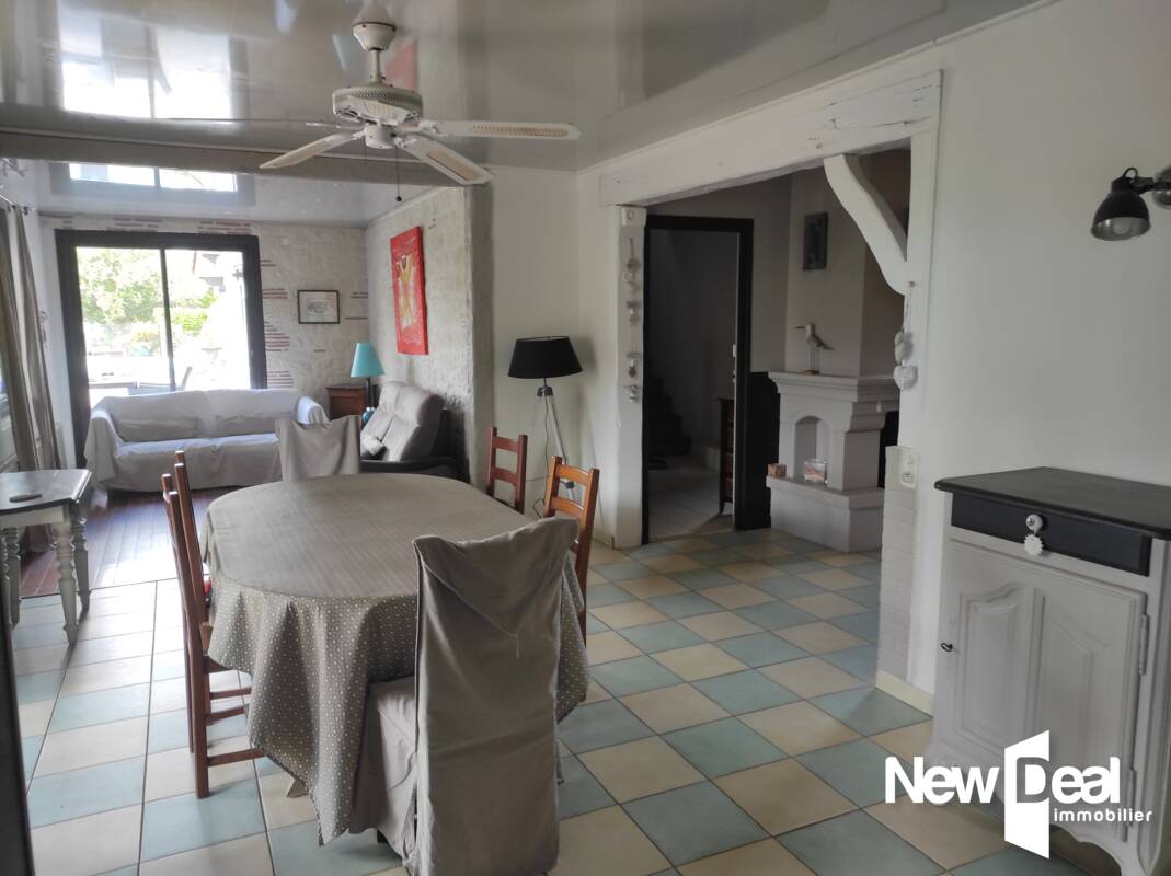 LONGERE EN PIERRE DE 200 m² AVEC GRAND JARDIN ET PISCINE - Photo 5