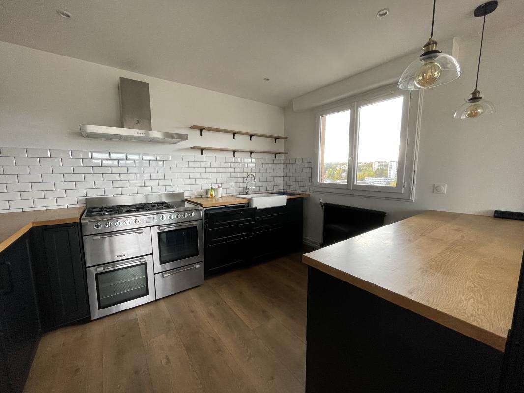 Appartement T4 semi meublé à l'année  - à louer - ANNECY