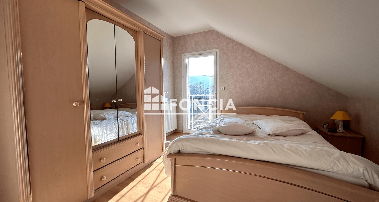 À VENDRE MOUXY– Maison T6 au calme avec vue sur les montagnes et grand jardin ️