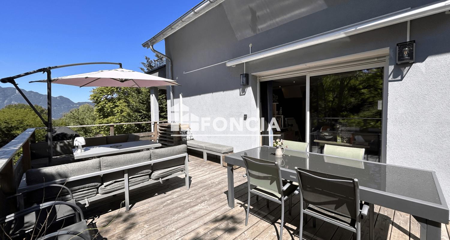 Maison contemporaine T5 de 2016 – 3 niveaux – Pompe à chaleur – Garage – Terrain de 733 m²
