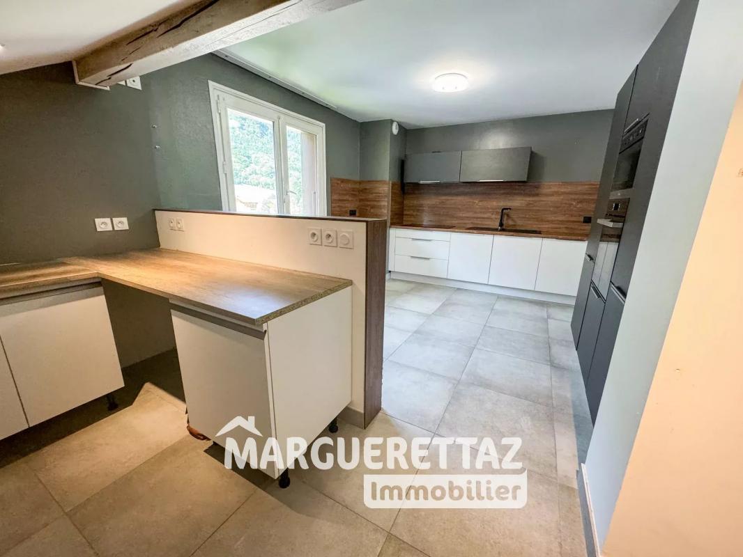 Beau T4 rénové à SAINT-JEOIRE - Photo 4