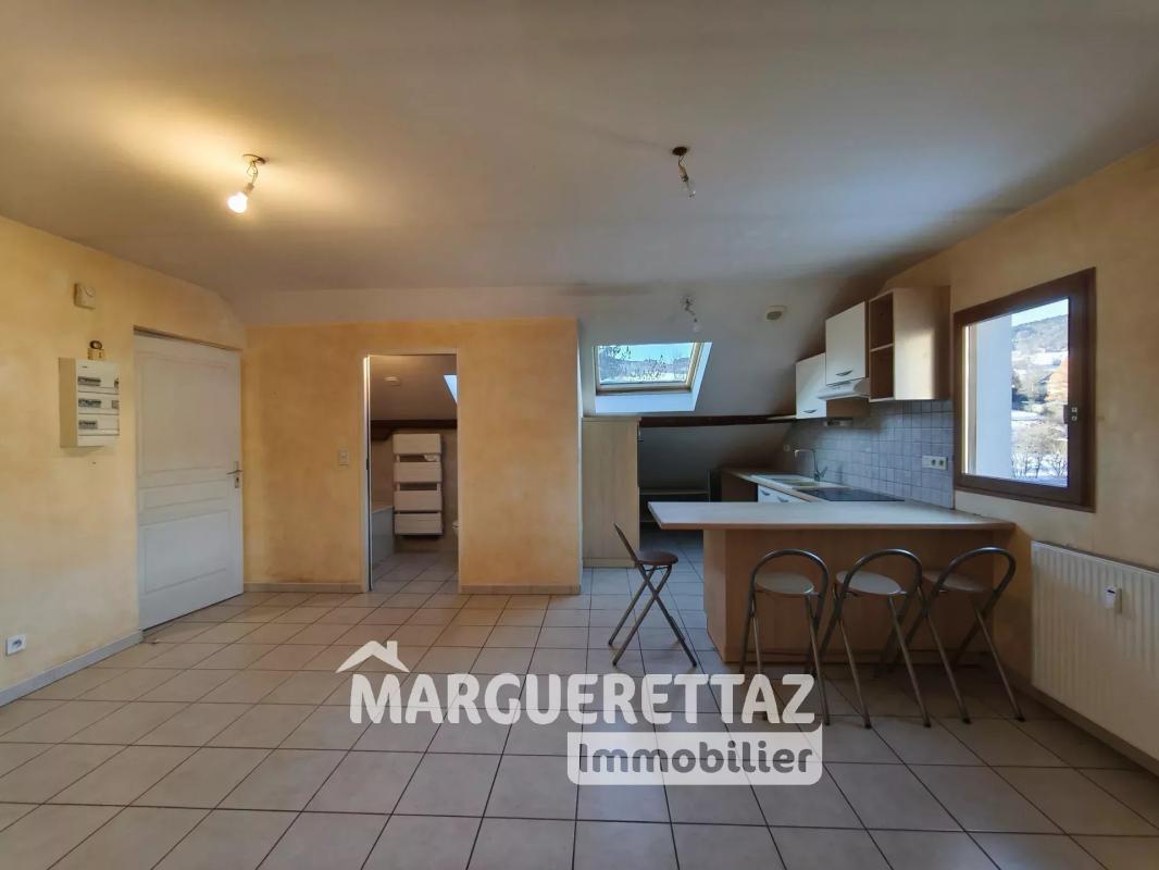 T3 mansardé dans petite copropriété - Photo 2