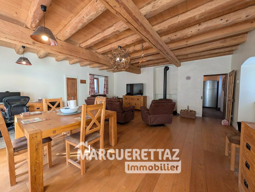 MAISON DE VILLAGE de 150 m² A BELLEVAUX - Photo 2