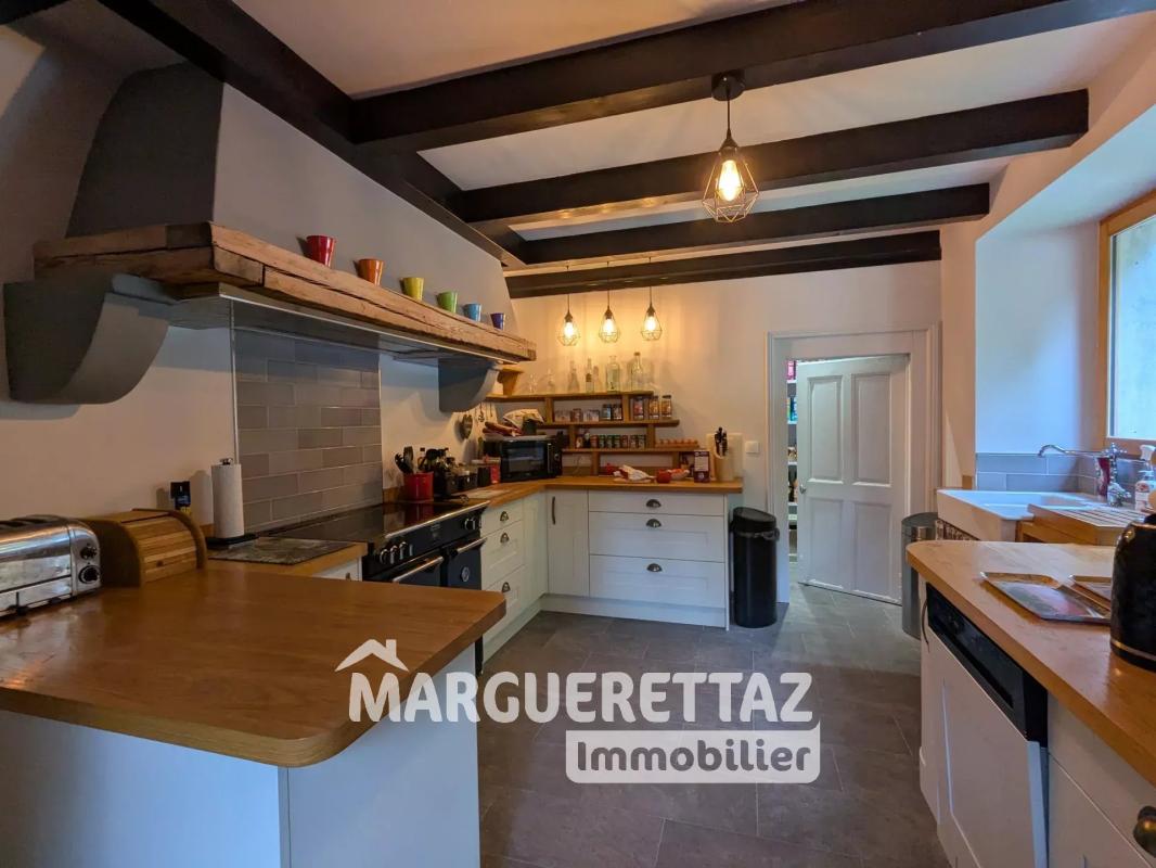 MAISON DE VILLAGE de 150 m² A BELLEVAUX - Photo 5